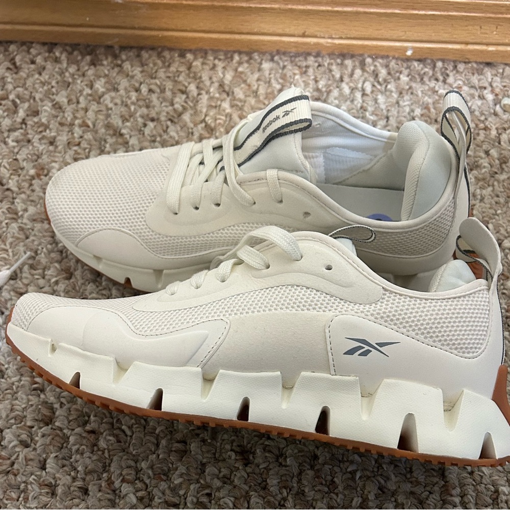 Brand new Reebok women's Zig Dynamica Adventure